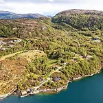 6 Person In Anneland-by Traum *