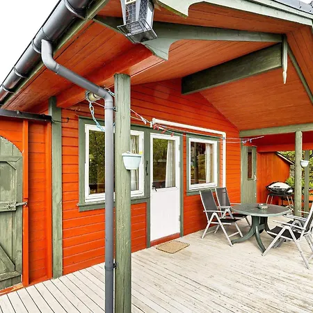 6 Person In Anneland-by Traum * Anneland