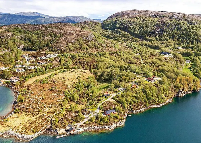 6 Person In Anneland-by Traum *